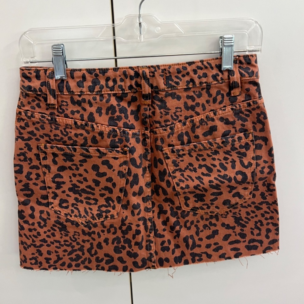 WE THE FREE- FREE PEOPLE- Cheetah Mini Skirt - Picture 3 of 8